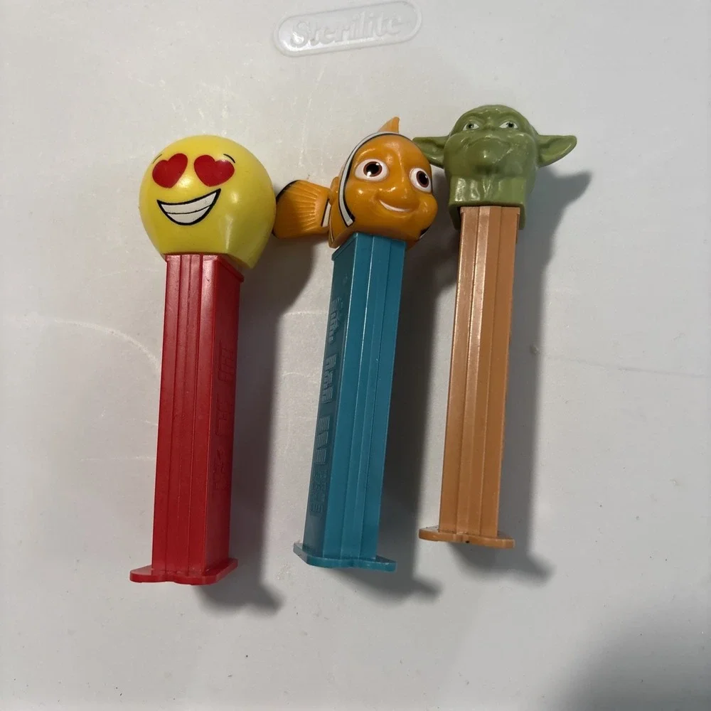 Pez Dispenser Lot 3 Disney Nemo Star Wars Yoda And Smiley